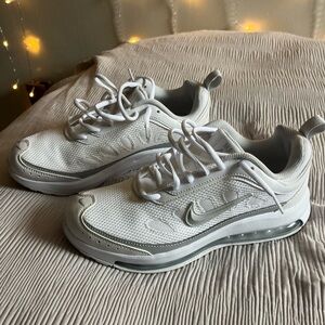 Nike Air Max Women’s Sneaker Size 8.5